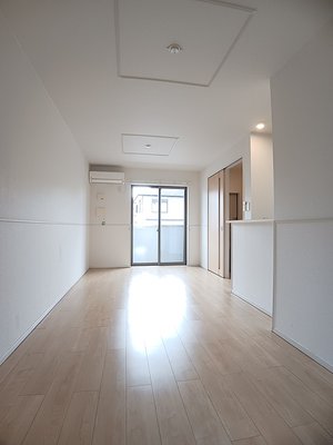 のマンスリーマンション・ウィークリーマンション「モルゲンロートⅠ 102・洋室(No.1480798)」メイン画像
