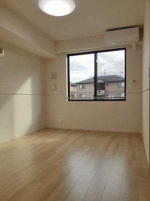 のマンスリーマンション・ウィークリーマンション「セントラル　ラトゥール　Ⅰ 102・洋室(No.1480988)」メイン画像