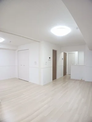 のマンスリーマンション・ウィークリーマンション「ウォーム八尾木 103・洋室(No.1481371)」メイン画像