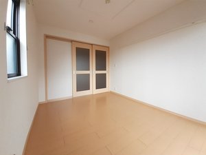 のマンスリーマンション・ウィークリーマンション「メゾンヒルズ・モトミヤ　Ⅱ 101・洋室(No.1482311)」メイン画像