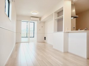 のマンスリーマンション・ウィークリーマンション「デュエパラッツォ岩田東 205・洋室(No.1482525)」メイン画像