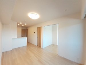 のマンスリーマンション・ウィークリーマンション「レジデンス　プリュⅦ 205・洋室(No.1484366)」メイン画像