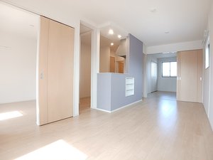 のマンスリーマンション・ウィークリーマンション「プリムローズ・サノ 205・洋室(No.1484515)」メイン画像