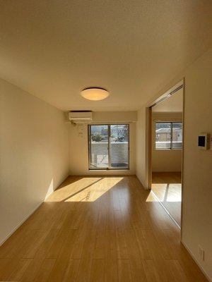 のマンスリーマンション・ウィークリーマンション「サンライズ　Ⅶ 203・洋室(No.1484670)」メイン画像