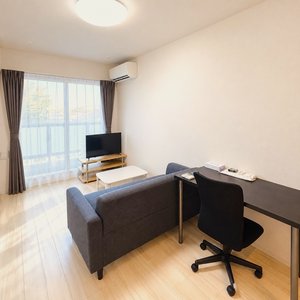 のマンスリーマンション・ウィークリーマンション「【J’sコート白鷺 302】即入居可🌟ダブルベッド設置！新宿エリアまでアクセス良好！築浅デザイナーズ☆ 302(No.1484808)」メイン画像