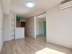 のマンスリーマンション・ウィークリーマンション「瑠璃玻璃ハウス 103・洋室(No.1485297)」メイン画像