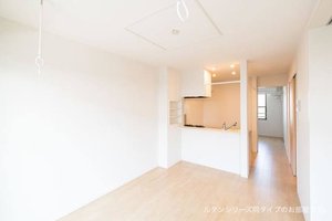 のマンスリーマンション・ウィークリーマンション「クリスタル・Ｓｍｉｔｈ 202・洋室(No.1485378)」メイン画像
