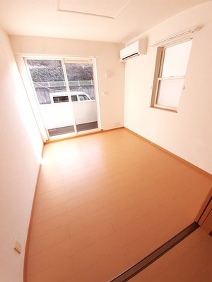 愛媛県のマンスリーマンション・ウィークリーマンション「グラン・すずかぜの丘Ａ 101・洋室(No.1485693)」メイン画像