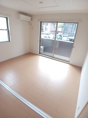 愛媛県のマンスリーマンション・ウィークリーマンション「カーサ　ピュ　フェリーチェⅢ 103・洋室(No.1485695)」メイン画像