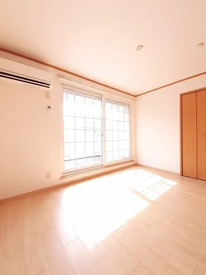 岡田駅（愛媛県）のマンスリーマンション・ウィークリーマンション「クレメント余戸Ｃ 202・洋室(No.1486078)」メイン画像