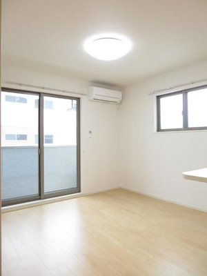のマンスリーマンション・ウィークリーマンション「メイクロードⅢ 101・洋室(No.1486087)」メイン画像