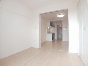 のマンスリーマンション・ウィークリーマンション「アムールガーデン陣原 1106・洋室(No.1486097)」メイン画像