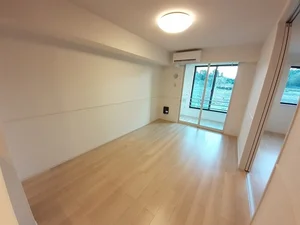 のマンスリーマンション・ウィークリーマンション「エムズ　サニーガーデンⅩⅩⅢ 102・洋室(No.1487619)」メイン画像