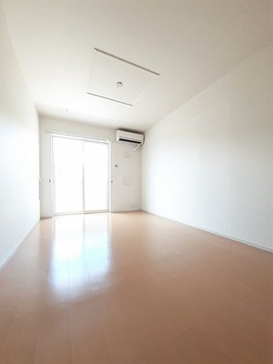 のマンスリーマンション・ウィークリーマンション「キャッスル　ガーデン 102・洋室(No.1487647)」メイン画像