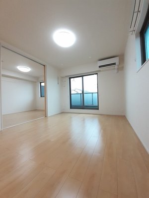のマンスリーマンション・ウィークリーマンション「メゾン　アルカンシェル　サンク 201・洋室(No.1487988)」メイン画像