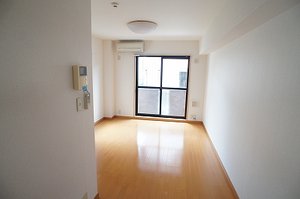 のマンスリーマンション・ウィークリーマンション「イ－スト　ゼファ－ 101・洋室(No.1488776)」メイン画像
