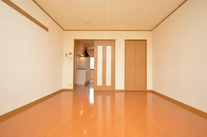 のマンスリーマンション・ウィークリーマンション「ネオガーデン朽網東 205・洋室(No.1489114)」メイン画像