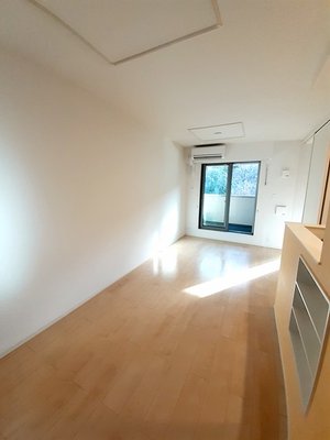 のマンスリーマンション・ウィークリーマンション「Ｂａｌｍｙ　ｃｏｕｒｔ 203・洋室(No.1490095)」メイン画像