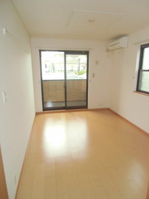 順天堂大学医学部附属静岡病院周辺のマンスリーマンション・ウィークリーマンション「Ｃａｌｍｅ　Ｋｕｒｉｎｏｋｉ 101・洋室(No.1490339)」メイン画像
