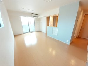 のマンスリーマンション・ウィークリーマンション「ラ　ベッラ　ヴィータⅠ 102・洋室(No.1490449)」メイン画像