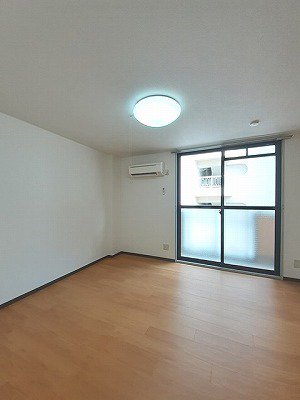 のマンスリーマンション・ウィークリーマンション「カンパーニュ塩上　Ⅰ 302・洋室(No.1491781)」メイン画像