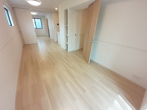 のマンスリーマンション・ウィークリーマンション「シャンベルジュ　依井Ⅲ 101・洋室(No.1491823)」メイン画像