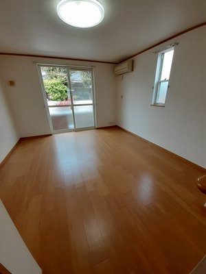 愛媛県のマンスリーマンション・ウィークリーマンション「アクア・サイド・ヴィオラＢ 103・洋室(No.1491958)」メイン画像