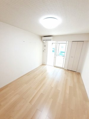 高知県のマンスリーマンション・ウィークリーマンション「ブラウェ　フェーゲル　Ⅱ 102・洋室(No.1492450)」メイン画像