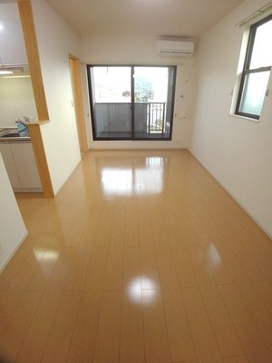 のマンスリーマンション・ウィークリーマンション「宇多津町新開アパート 202・洋室(No.1492674)」メイン画像