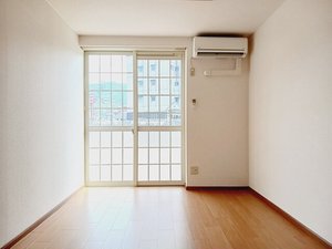 のマンスリーマンション・ウィークリーマンション「グリーンヒルズ芥見 103・洋室(No.1493219)」メイン画像
