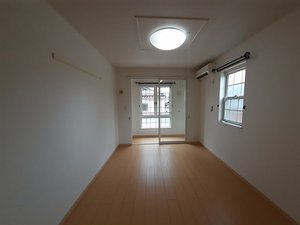 のマンスリーマンション・ウィークリーマンション「サン・ビレッジ・西方　Ⅱ 104・洋室(No.1493232)」メイン画像