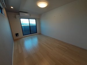 のマンスリーマンション・ウィークリーマンション「ラッフィナート　ソレイユ 301・洋室(No.1493355)」メイン画像