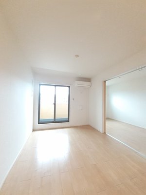 のマンスリーマンション・ウィークリーマンション「ロイヤル　ティアラＢ 204・洋室(No.1493729)」メイン画像