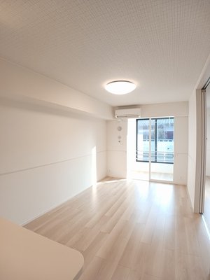 のマンスリーマンション・ウィークリーマンション「カーサ　シトラス仏生山Ⅰ 102・洋室(No.1493760)」メイン画像