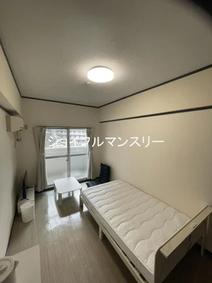 福岡県の株式会社ジョイフルサポートのマンスリーマンション・ウィークリーマンション「【モノレール旦過駅徒歩6分】★Wi-Fi無料★セミダブル布団新品★宅配BOX★3名まで可★ジョイフルマンスリー小倉馬借(No.1494226)」メイン画像