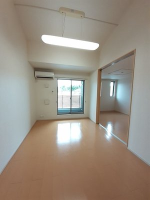 のマンスリーマンション・ウィークリーマンション「セントラル　アバンツァート　Ａ 202・洋室(No.1494513)」メイン画像