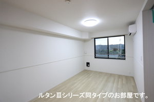 のマンスリーマンション・ウィークリーマンション「サイドコート多布施 302・洋室(No.1495119)」メイン画像
