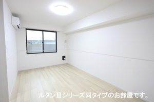 のマンスリーマンション・ウィークリーマンション「サイドコート多布施 103・洋室(No.1495126)」メイン画像