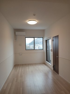 のマンスリーマンション・ウィークリーマンション「カーサプラシードⅡ（ドゥーエ） 101・洋室(No.1495178)」メイン画像