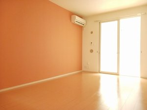 のマンスリーマンション・ウィークリーマンション「カルダ　カーサ 105・洋室(No.1495231)」メイン画像