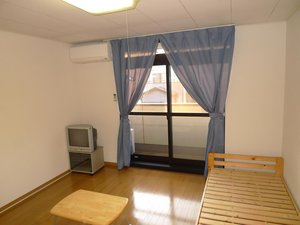 のマンスリーマンション・ウィークリーマンション「レオパレスほうれんそう１号館 202(No.1495436)」メイン画像