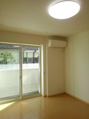のマンスリーマンション・ウィークリーマンション「プラシードハウス 102・洋室(No.1495898)」メイン画像