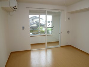 富山県厚生農業協同組合連合会高岡病院周辺のマンスリーマンション・ウィークリーマンション「ヴィラ・シュノンソ－ 203・洋室(No.1496386)」メイン画像