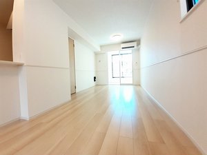 のマンスリーマンション・ウィークリーマンション「ベルファミーユ　Ⅷ 101・洋室(No.1496445)」メイン画像