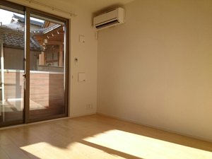 のマンスリーマンション・ウィークリーマンション「Ｖｉｌｌａ　ＢＲＩＳＥ 102・洋室(No.1496506)」メイン画像