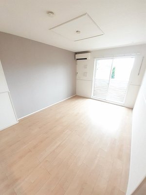 のマンスリーマンション・ウィークリーマンション「Ｌｉａｎｇｅ　Ｖｉｌｌａ　Ｂ 102・洋室(No.1496662)」メイン画像