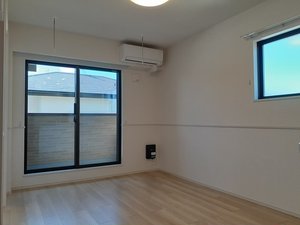 のマンスリーマンション・ウィークリーマンション「コッツ　ウォルズ　ガーデン 204・洋室(No.1497486)」メイン画像