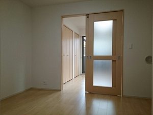 のマンスリーマンション・ウィークリーマンション「Ｌａ・Ｌｕｃｅ　ｓｔｒａｄａ 107・洋室(No.1497611)」メイン画像