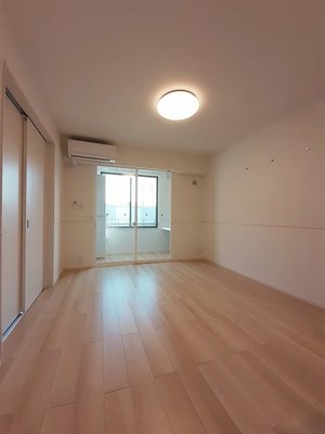 のマンスリーマンション・ウィークリーマンション「ロイヤルウエスト　Ⅴ 102・洋室(No.1497766)」メイン画像