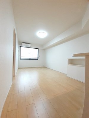 のマンスリーマンション・ウィークリーマンション「プランドール松富Ⅲ 303・洋室(No.1497878)」メイン画像